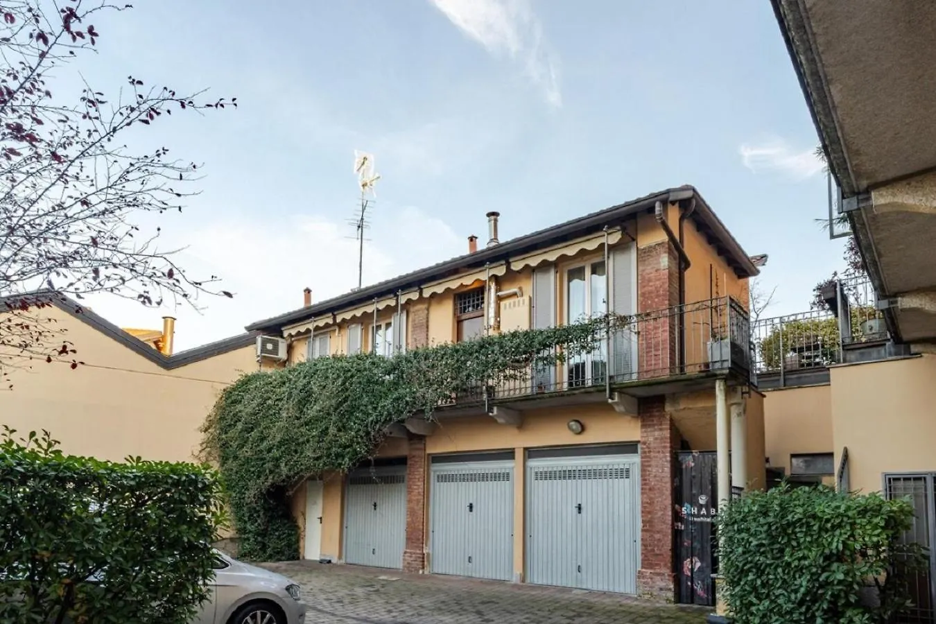 Apartment Gelsomino Appartamento Con Posto Auto Nel Centro Di Monza Italy