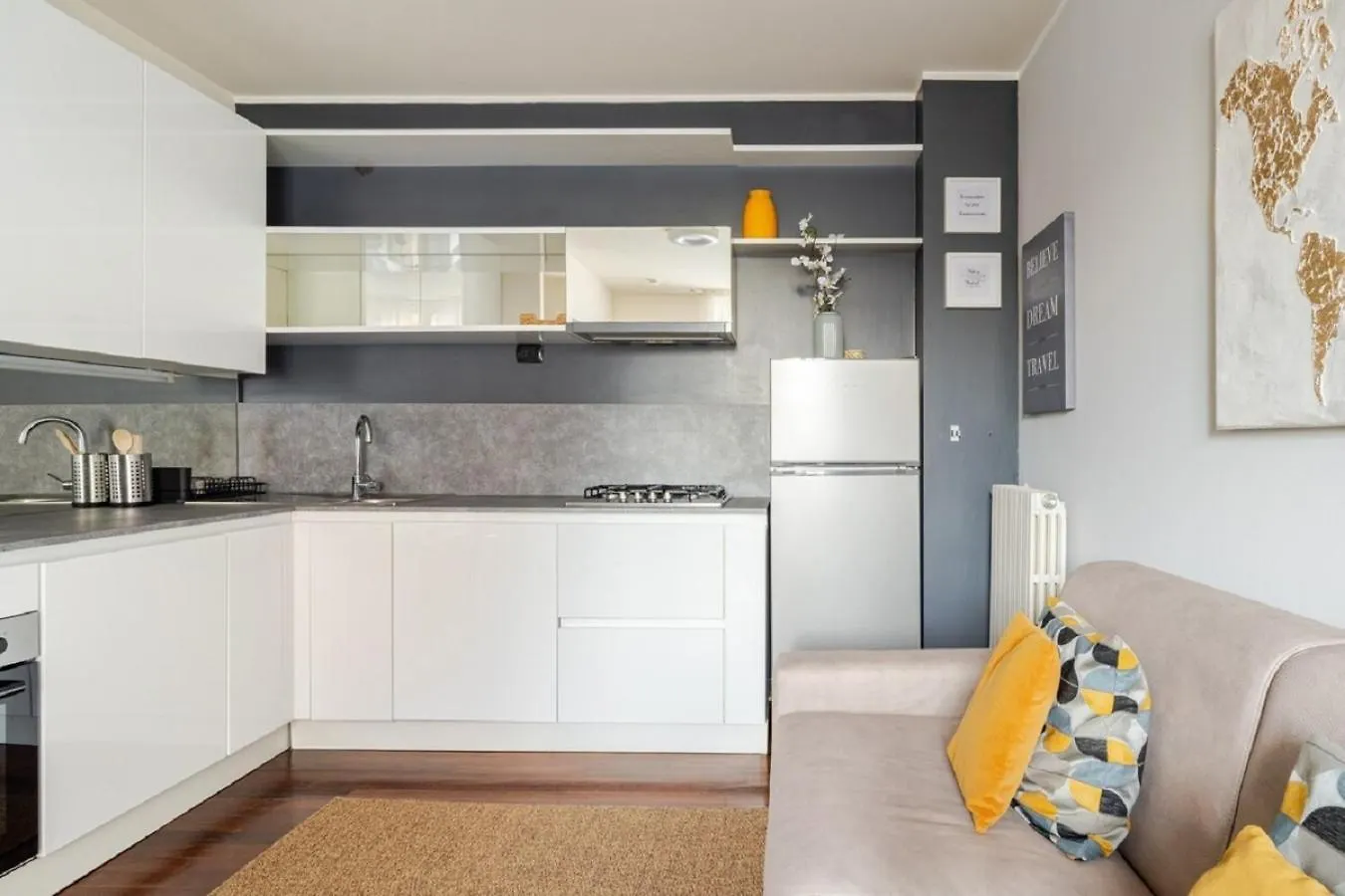 Apartment Gelsomino Appartamento Con Posto Auto Nel Centro Di Monza Italy